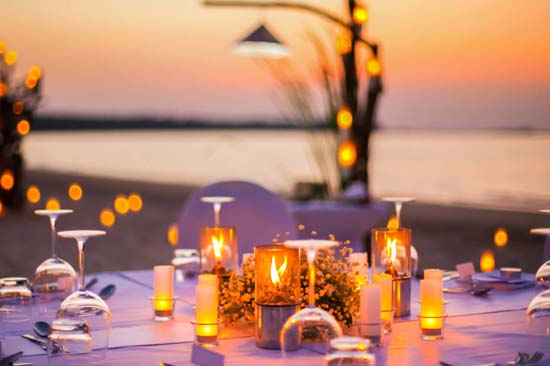 outdoor-romantic-private-dining-in-al-qudra-love-lake-dubai-29