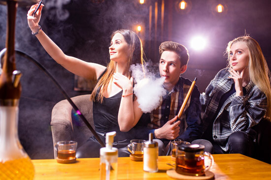 personalized-shisha-lounge-experience-for-groups-friends-g3